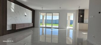 4 izbový rodinný dom 143 m2 pozemok 633 m2 Dunajská Streda - - 8