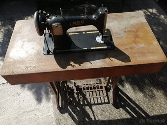 Šijací stroj Lada - 8