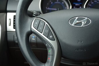 Hyundai i30 CW 1.6 CRDi, SR voz, 1. maj, TOP výbava, DPH - 8