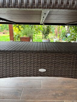 Stoličky keter a stôl z JYSK, zájradný nábytok - 8