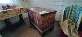 Krásna stará drevená truhlica - 8