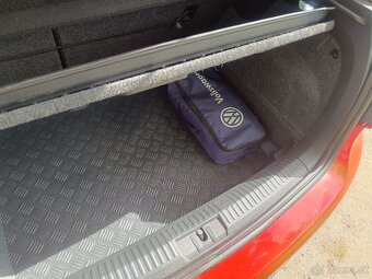Predám VW polo 6R 2012 1.4 63kw - 8