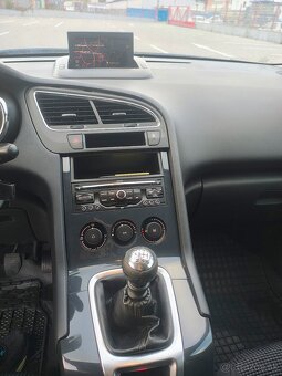 Peugeot 5008 1.6 HDI 80kw - 8