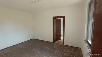 na predaj menší rodinný dom v obcí Bodorová - 8