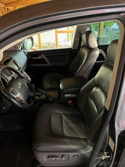 TOYOTA LAND CRUISER 200 - 8