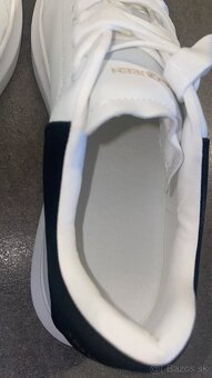 Alexander McQueen - 8