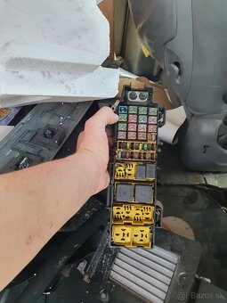 Rozpredám Jeep Cherokee KJ - 8