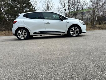 Športové auto Renault Clio - 8