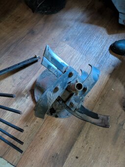 Predám rotavator briggs stratton 60ccm - 8