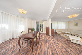 RODINNÁ VILA S BAZÉNOM, POZEMOK 975 m2, DVOJGARÁŽ,TOP POLOHA - 8