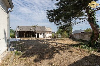 NA PREDAJ starší 3-izbový rodinný dom v Lábe - pôvodný stav - 8