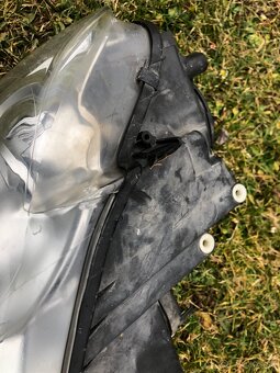 Predám predné svetla do vw T5 vw Touran facelift - 8