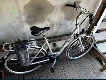 Elektrický bicykel GIANT + sada plynových rukovätí - 8