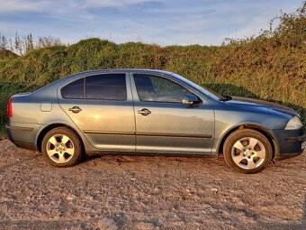 Skoda Octavia 1.9 tdi 77kw 105 ps sedan modrozelená METALIZA - 8