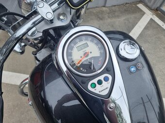 Kawasaki VN900 Classic - 8