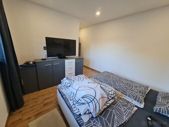 Nový 6 izbový dom, 240m2, Vlčany, Šaľa - 8