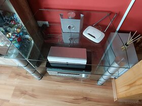 Predám konferenčný stolík, komodu a audio stolík, samostatne - 8