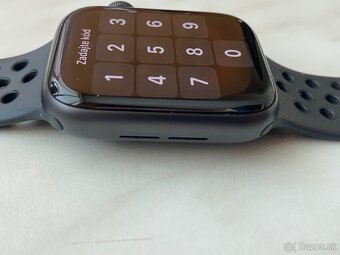 Apple watch SE 44mm - 8