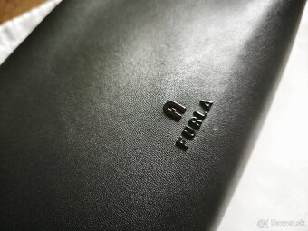 Malá čierna kožená kabelka zn. Furla - 8