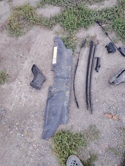 Predám náhradné diely audi a4 b8.5 facelift - 8