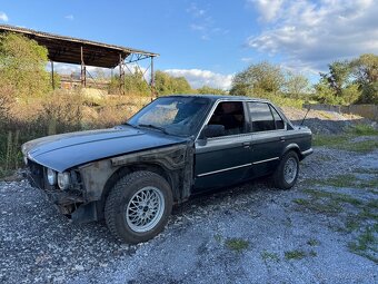 BMW e30 324d chromak - 8