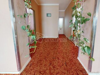 Dvojpodlažný rodinný dom s nádhernou výmerou - 8