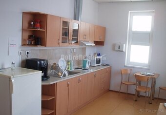 Ponúkame na predaj komerčnú nehnuteľnosť v priemyselnom park - 8