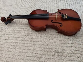 Predám celé 4/4 husle s púzdrom. - 8