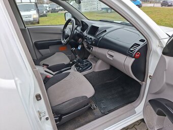 Mitsubishi L 200 L200 2.5 DI-D Single Cab 2011 - 8