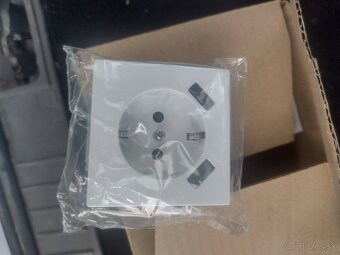 Smart meter , Magnetické ventily,Fotobunka, Zásuvky s usb p. - 8