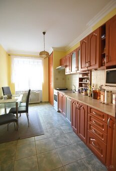Na predaj veľký 3+1 izbový byt, Dlhé Hony - Trenčín, balkón - 8