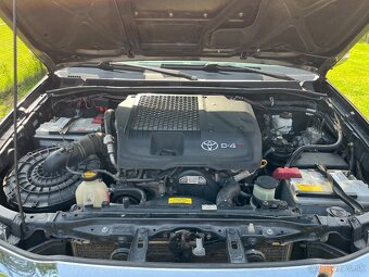 Toyota Hilux 3.0 D4D Invincible ,,REZERVOVANÁ,, - 8