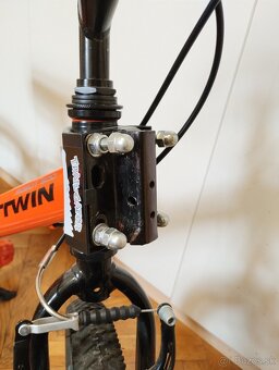 Btwin Robot 500 (16 kolesá) + Trailgator + košík Decathlon - 8