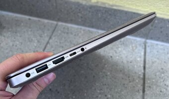 ASUS Zenbook UX310U / i3 7100U / 8GB RAM /2x HDD /13.3" FHD - 8