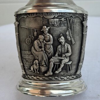 Pěkný cínový džbánek s vesnickými motivy - 8