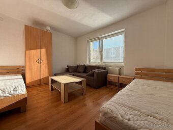  VYZÁLOHOVANÉ  PREDAJ - RODINNÝ DOM - ZLATÉ MORAVCE - 8