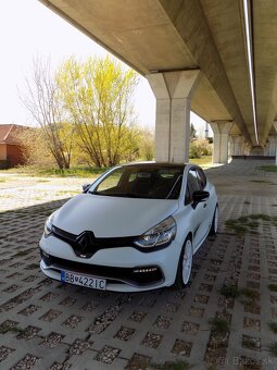 Renault Clio RS 4 Trophy 220 EDC - 8