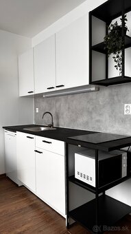 Moderne zrekonštruovaná garsónka v Hlohovci - 8