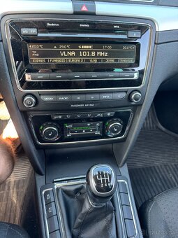 Škoda Superb Combi 2.0 TDI CR 140k Comfort - 8