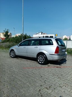 FORD FOCUS - 8