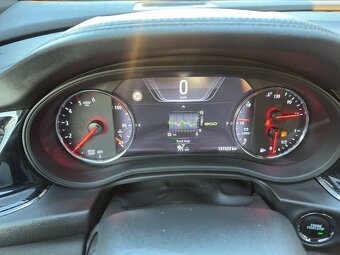 Opel Insignia 2.0 CDTI S&S Exclusive - 8