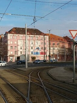 VAJNORSKA blízko OC CENTRAL a aj VIVO/ POLUS, AT&T - 8