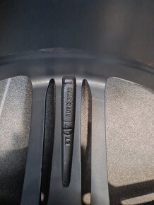 Predám komplety na Audi 19" 255/35, disk 8,5" x 19, ET32 - 8