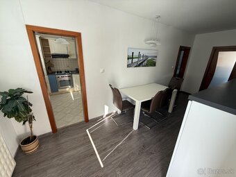 4-izbový byt s loggiou - prenájom - 8