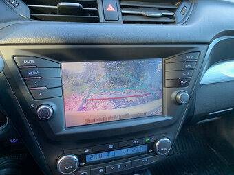 Toyota Avensis T27 Combi/Touring Sports 1.8, 108 kW, benzín - 8