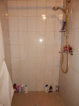 SPEKTRUM REALITY- Na PREDAJ garsónka, 23 m2 s loggiou, okres - 8