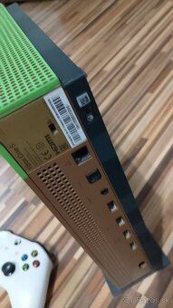 Predám Xbox one S ,Minecraft EDITION 1TB - 8
