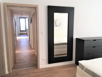 Luxusný 4i byt s fínskou saunou, 60m2 terasou a 3 státia - 8
