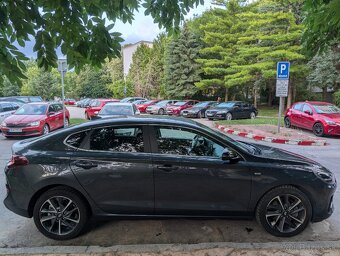 Hyundai i30 Fastback 1.5 MHEV benzín - 8