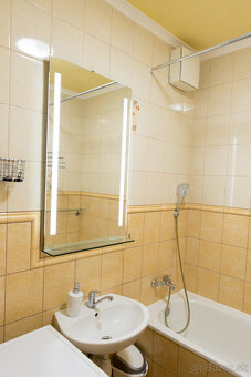 Garsónka v tichej časti Petržalky za 600€ aj s energiami - 8